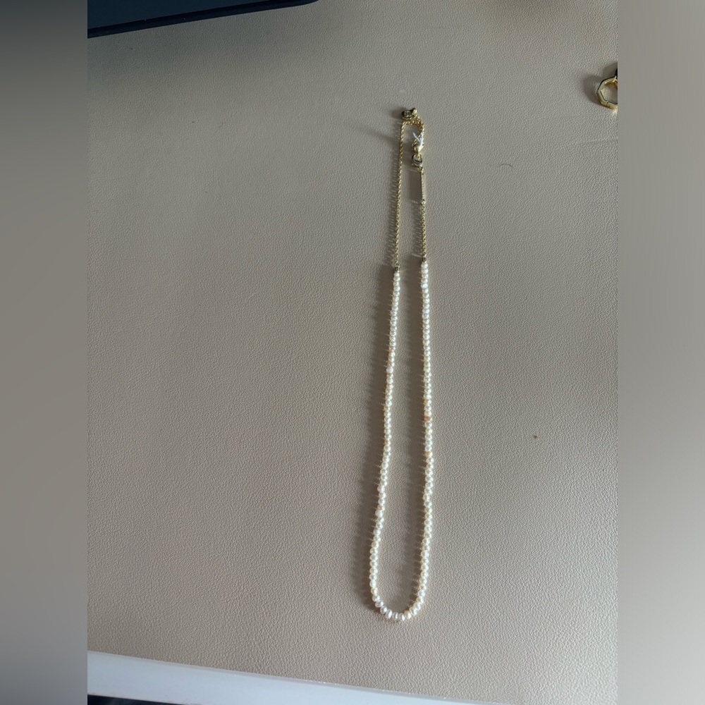 NWOT Kendra Scott beaded white necklace